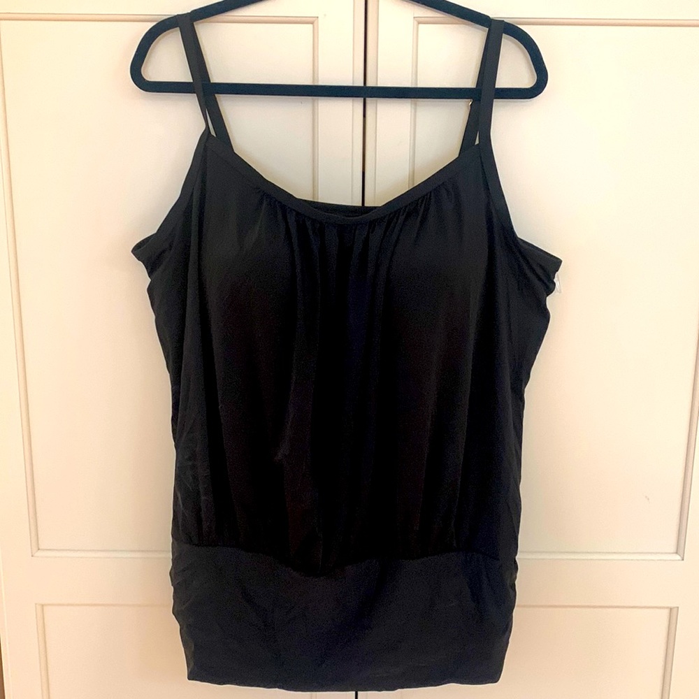 Women’s SWIM size 22  NEW with tags “Swimsuits for All “swim top